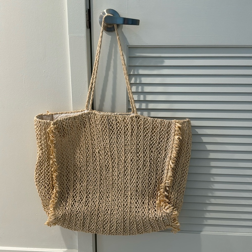 Straw beach bag